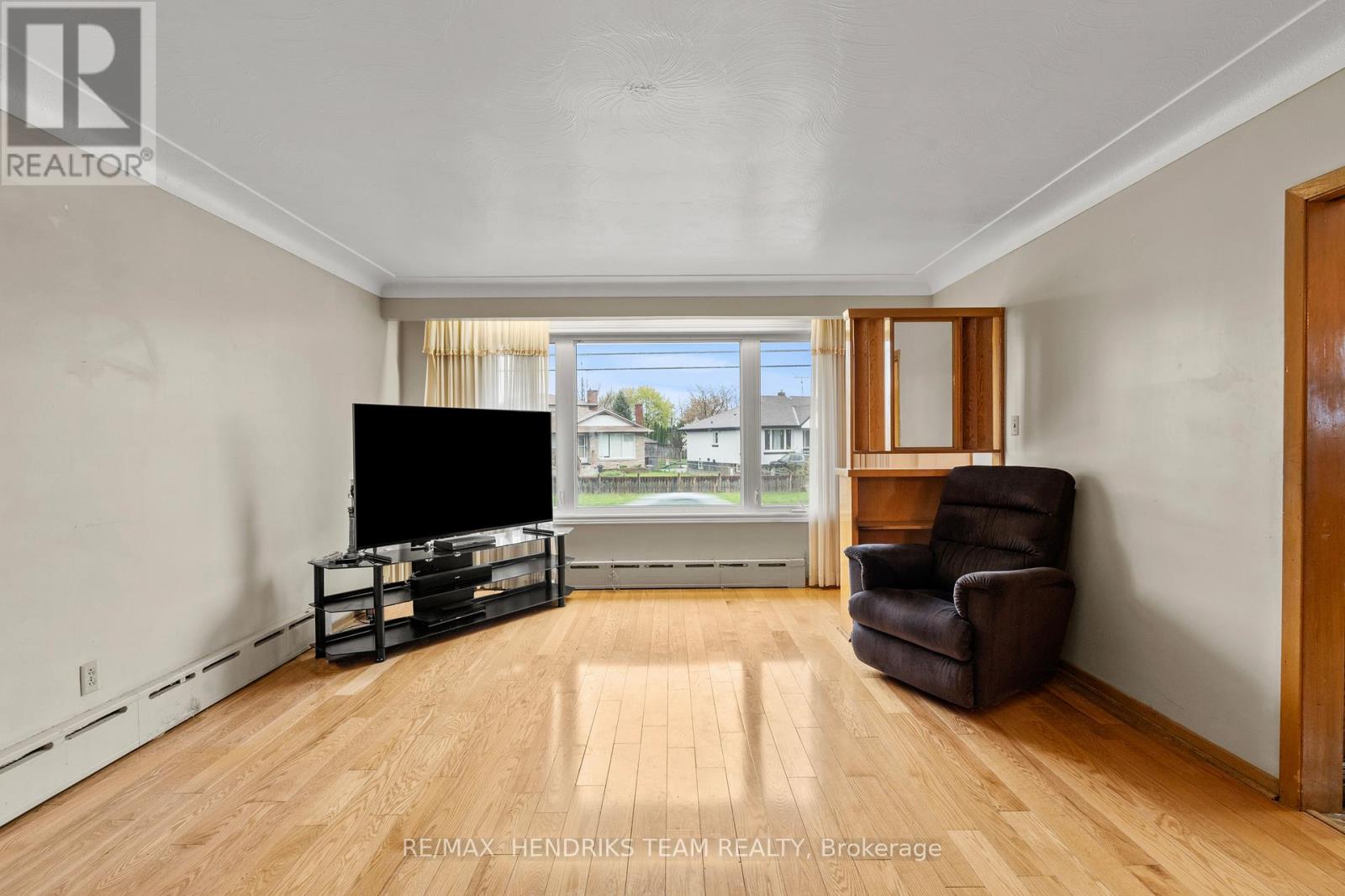 247 GRANTHAM AVENUE
