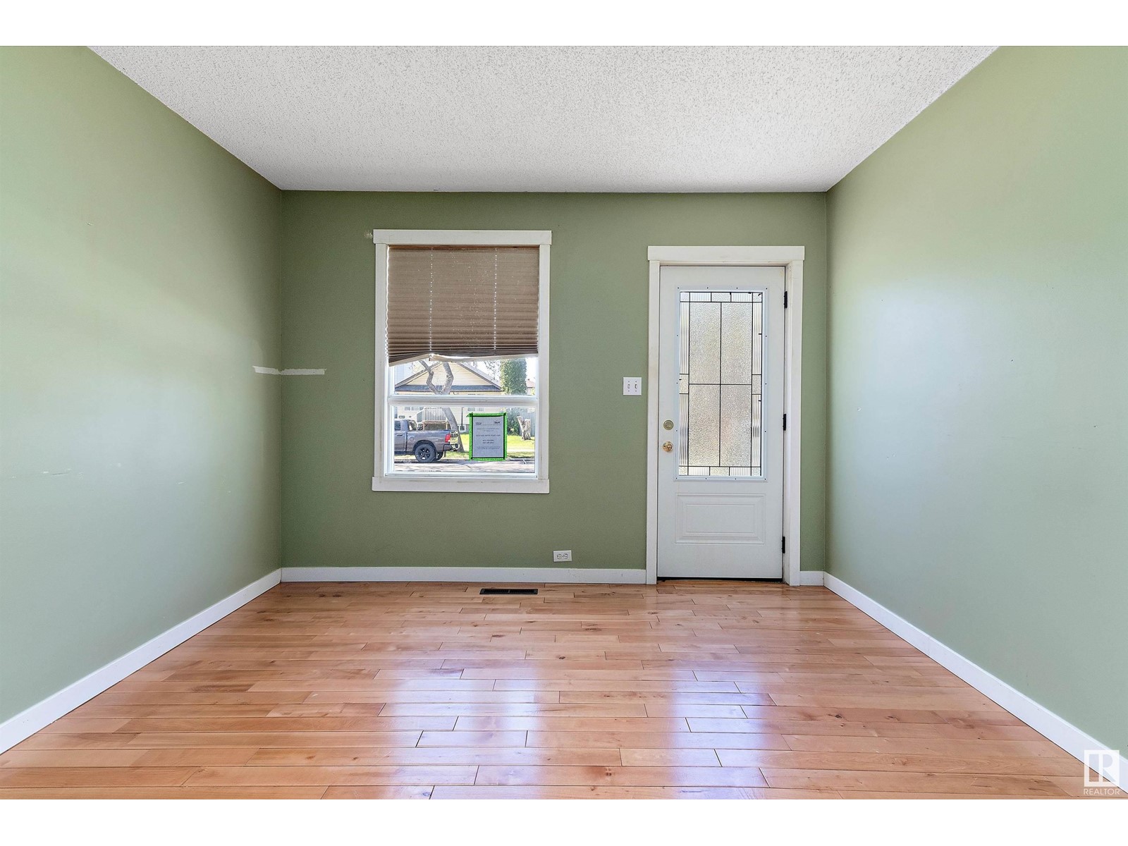 12325 85 ST NW