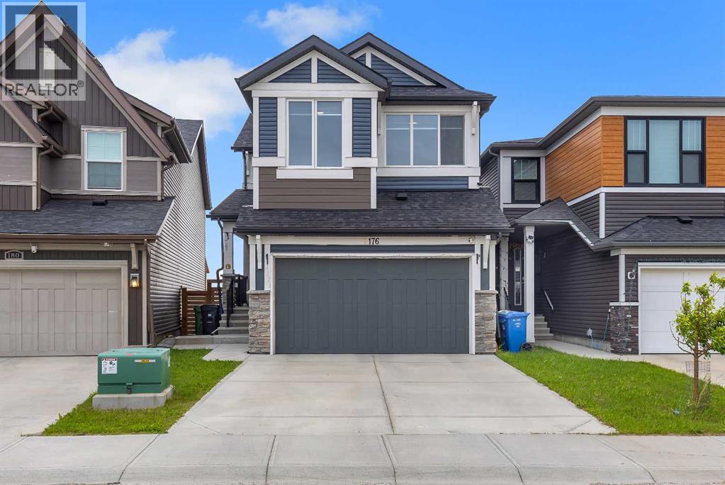 176 Howse Crescent NE