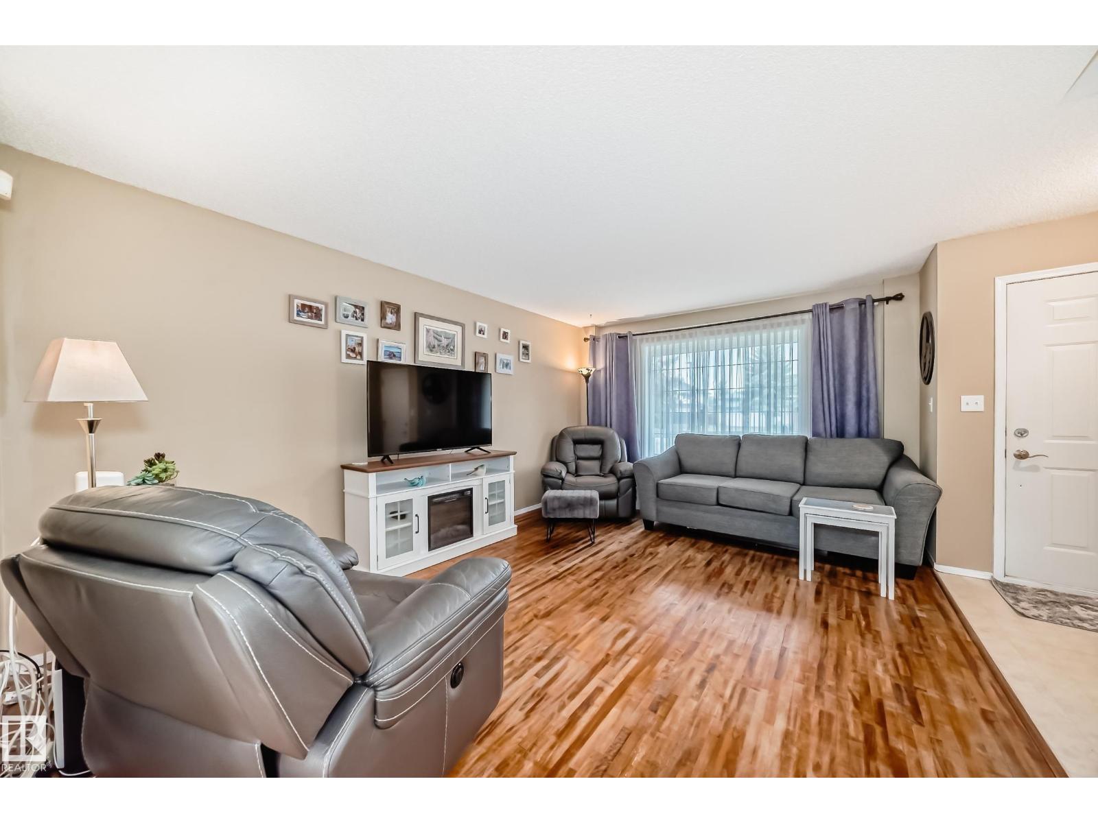 11831 9 AV NW