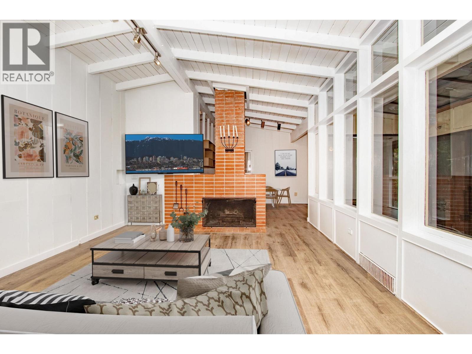 4067 SUNNYCREST DRIVE