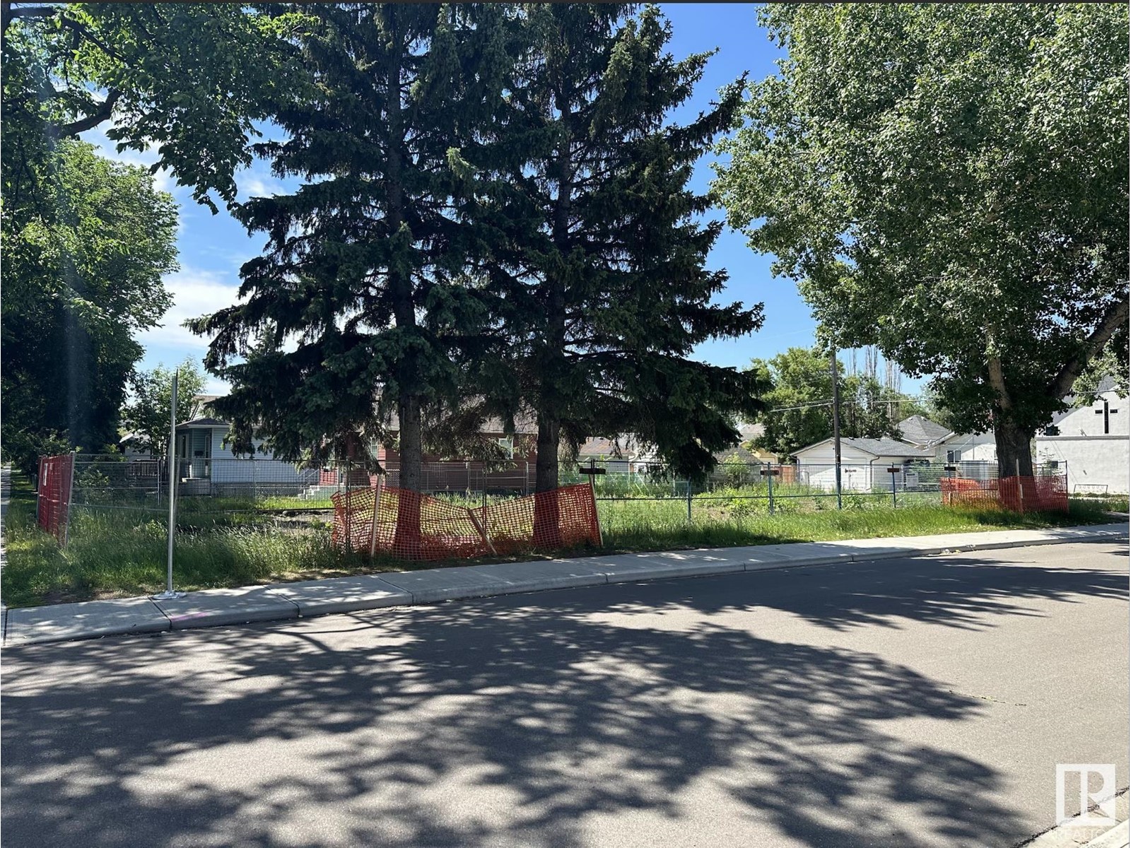 12072 95 ST NW NW