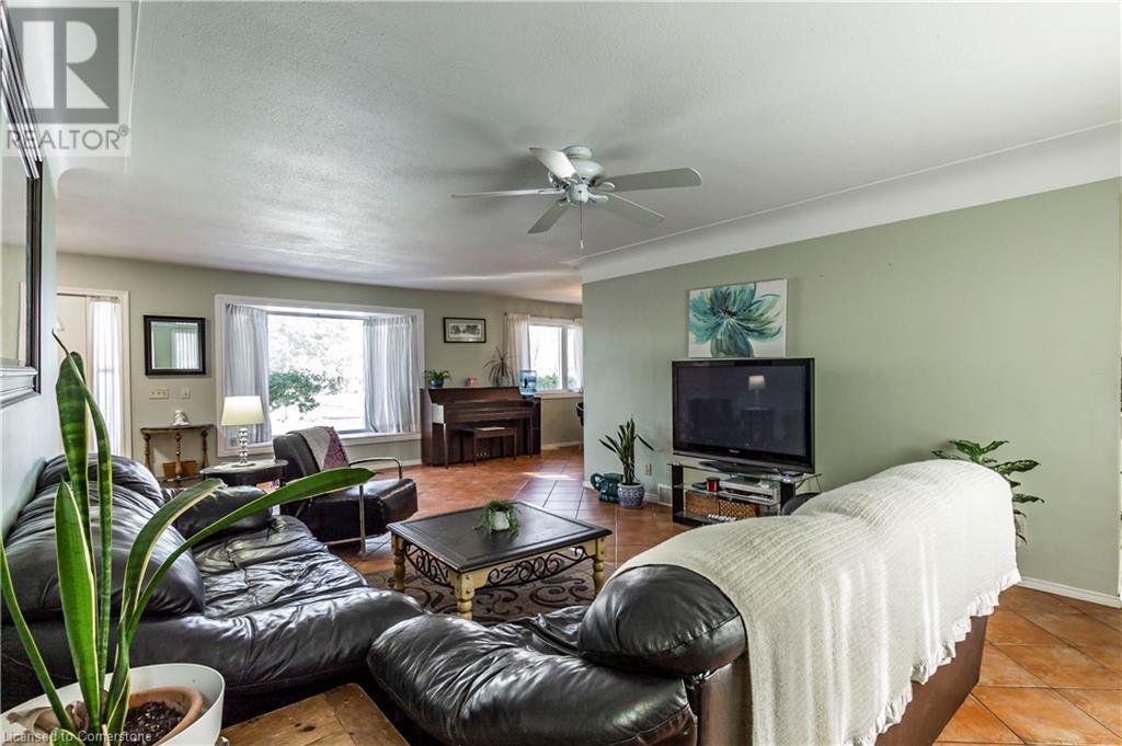 141 RIVERBANK Drive