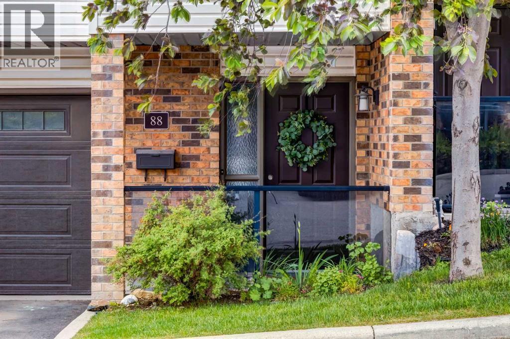 88 Coachway Gardens SW