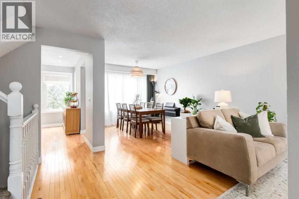 88 Coachway Gardens SW