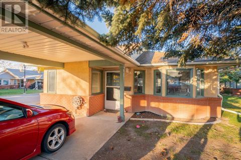 2828 Dovely Park SE Calgary AB T2P3G9