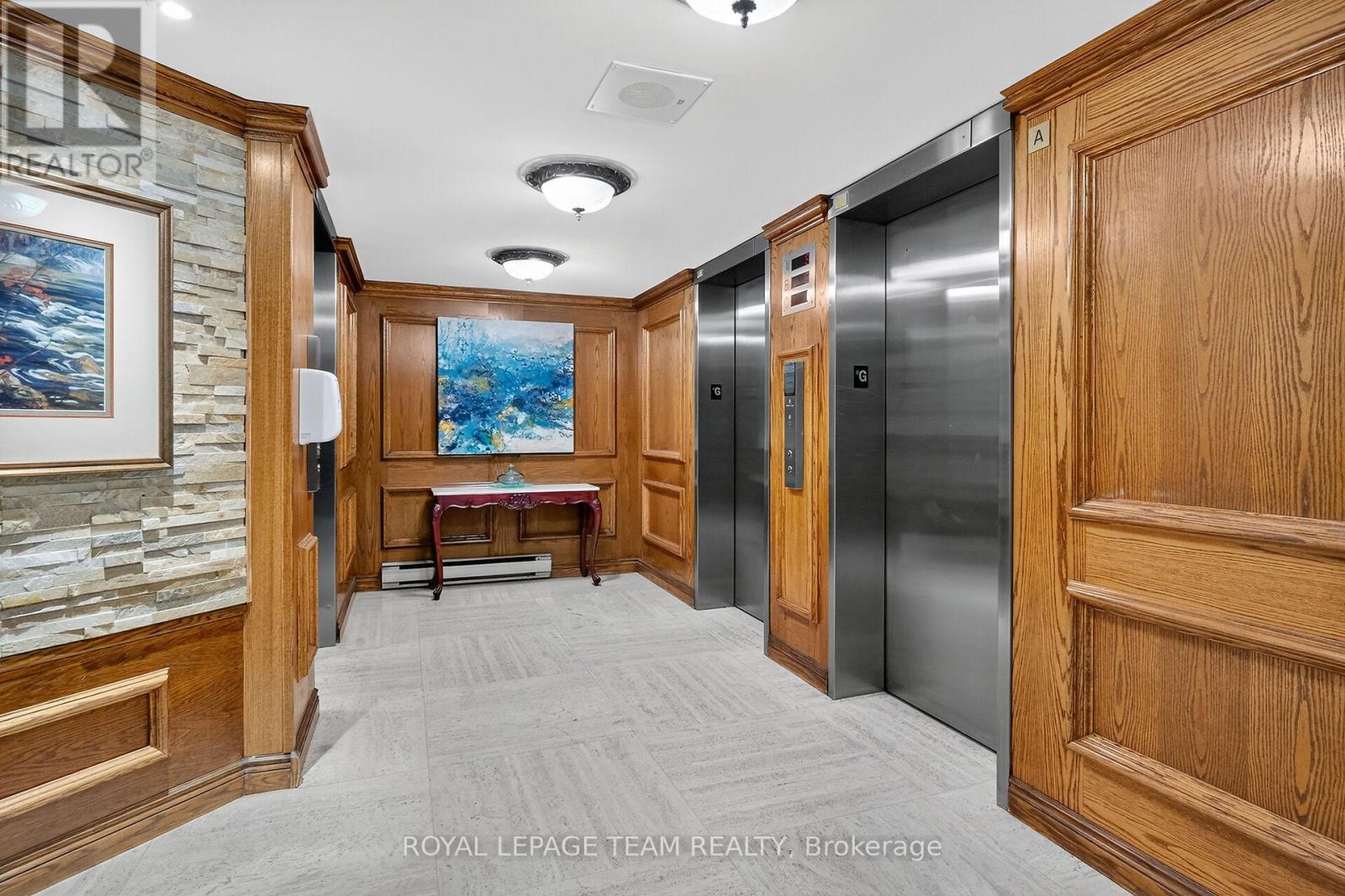 1801 - 530 LAURIER AVENUE W