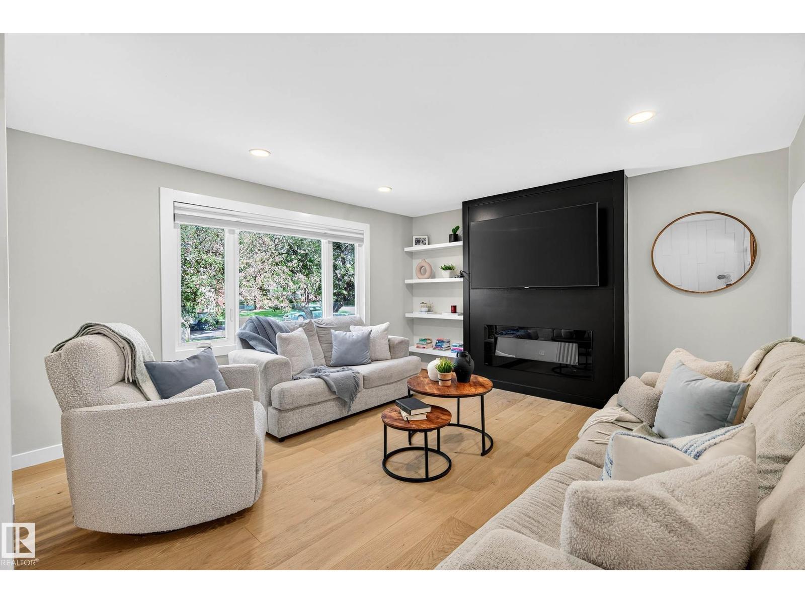 10507 69 AV NW