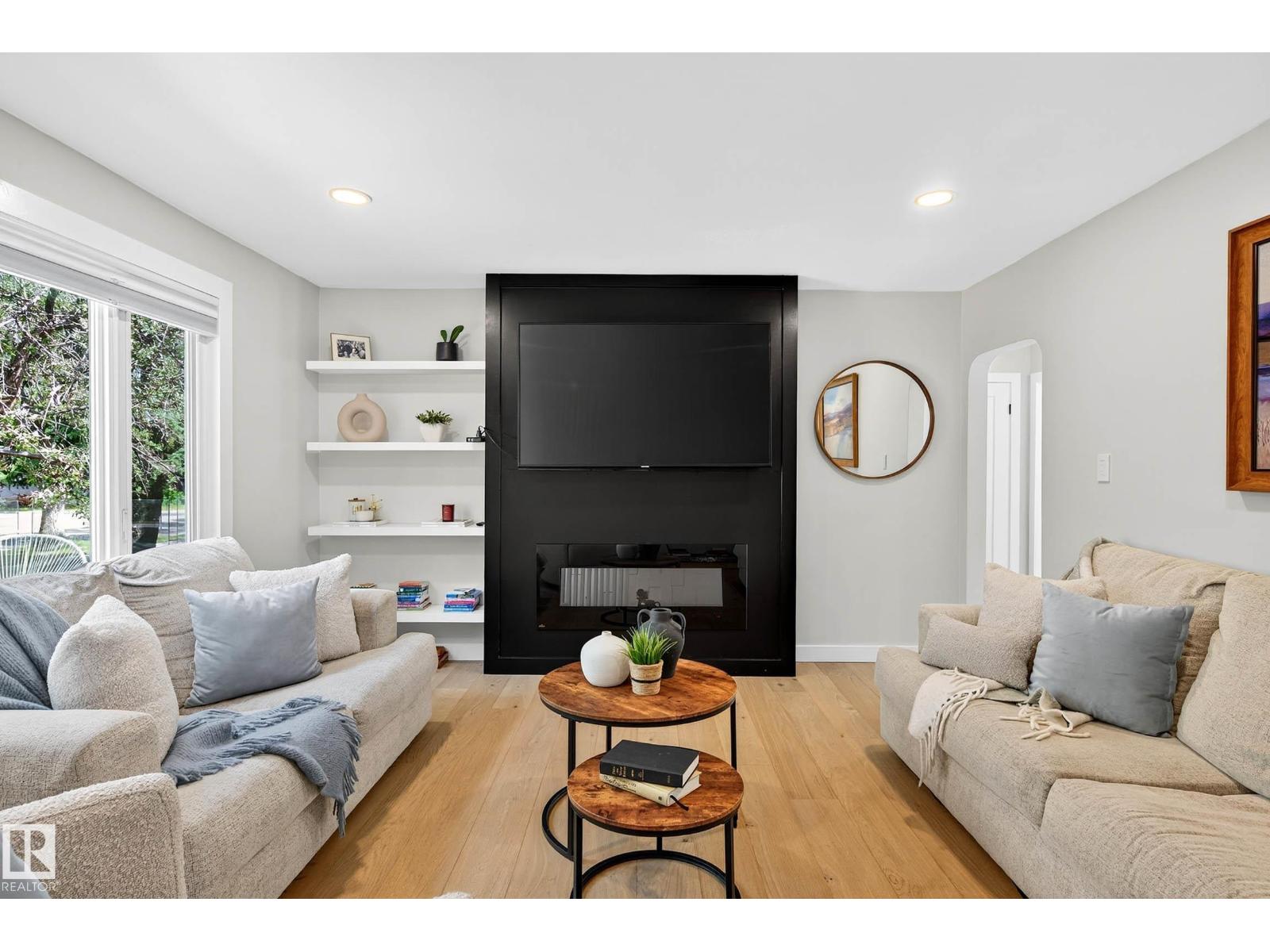 10507 69 AV NW