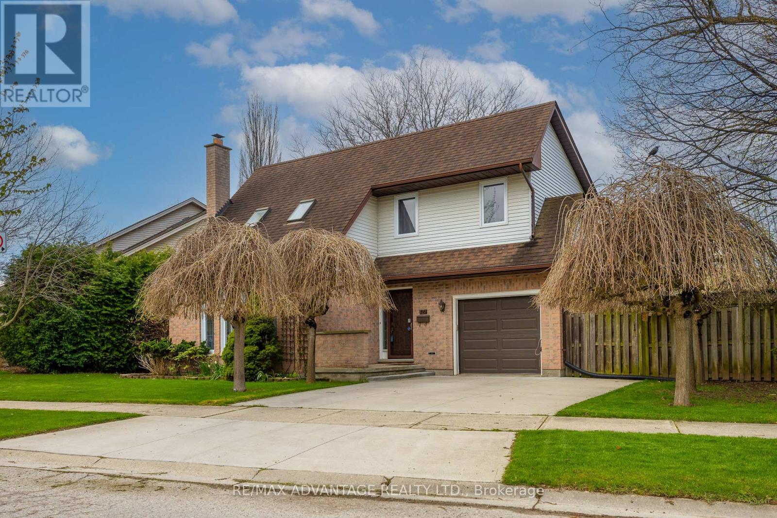 122 BARRYDALE CRESCENT