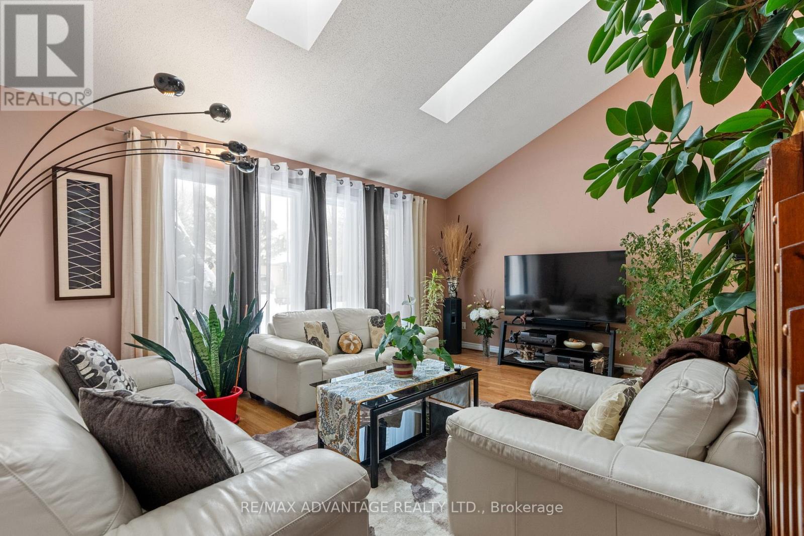 122 BARRYDALE CRESCENT