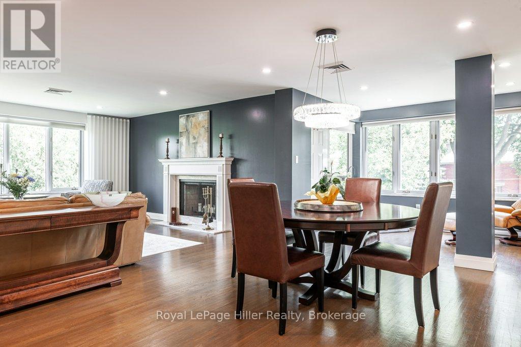 205 - 30 FRONT STREET