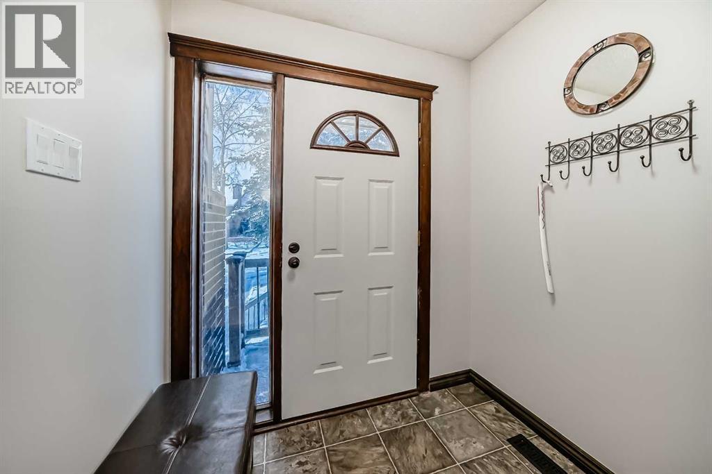 227 Coachwood Crescent SW