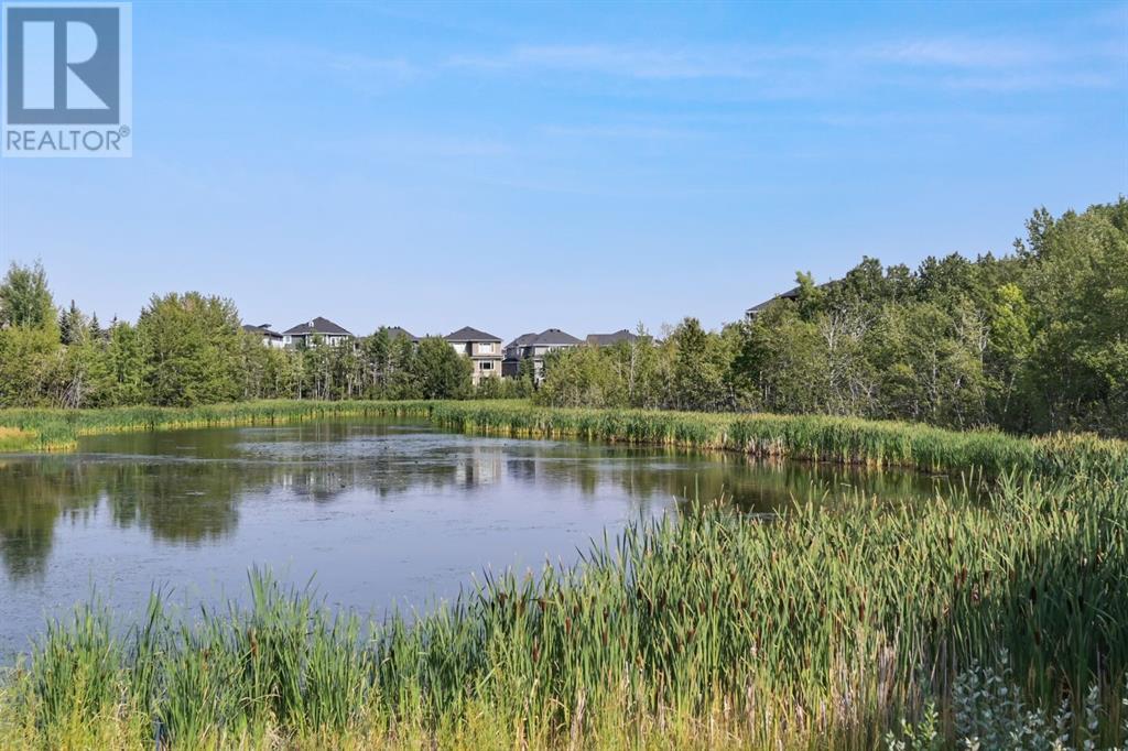 141 Rockcliff Bay NW