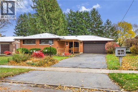 21 CYPRUS Drive Kitchener ON N2M4R4