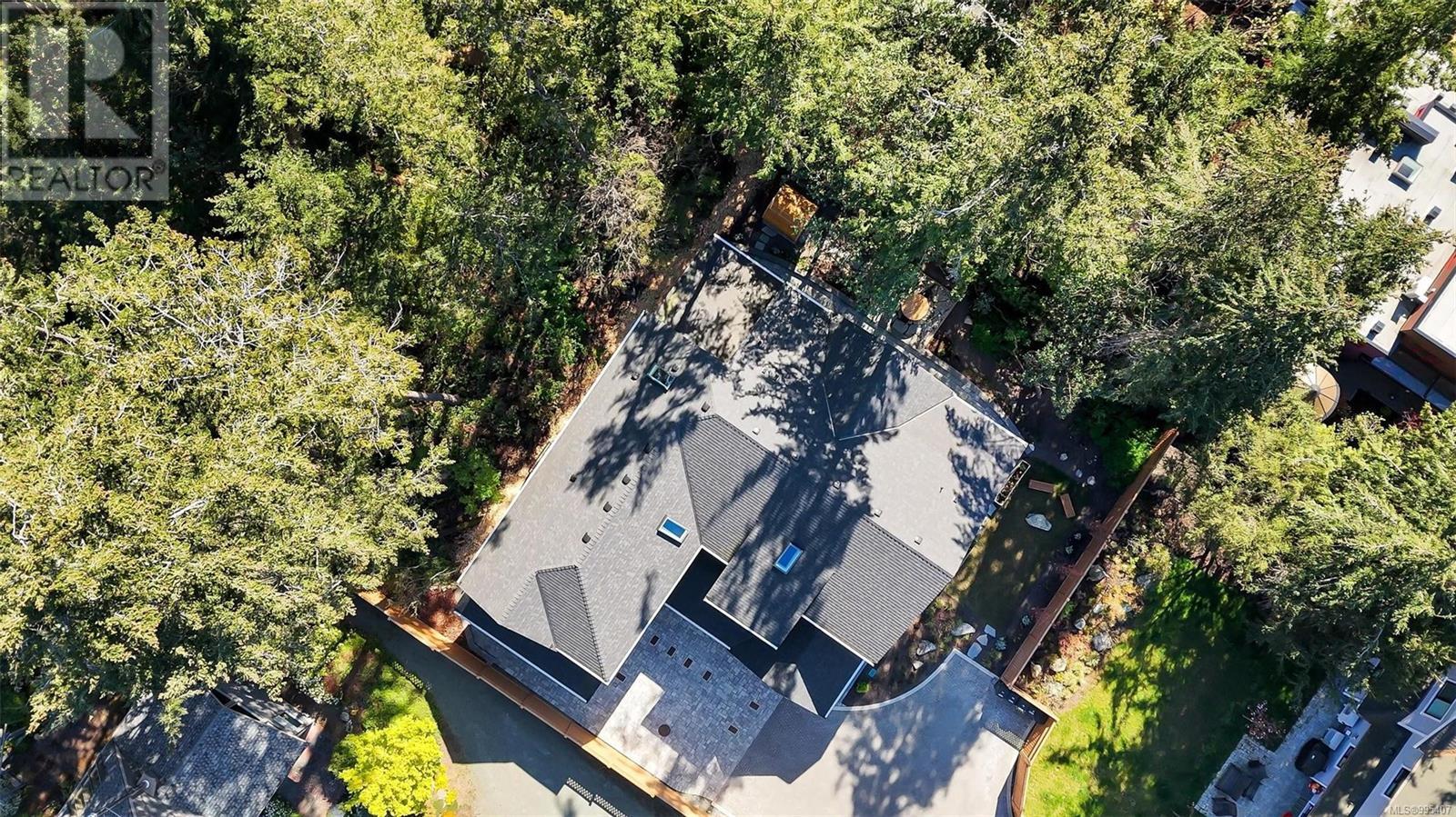 2582 Sherwood Lane