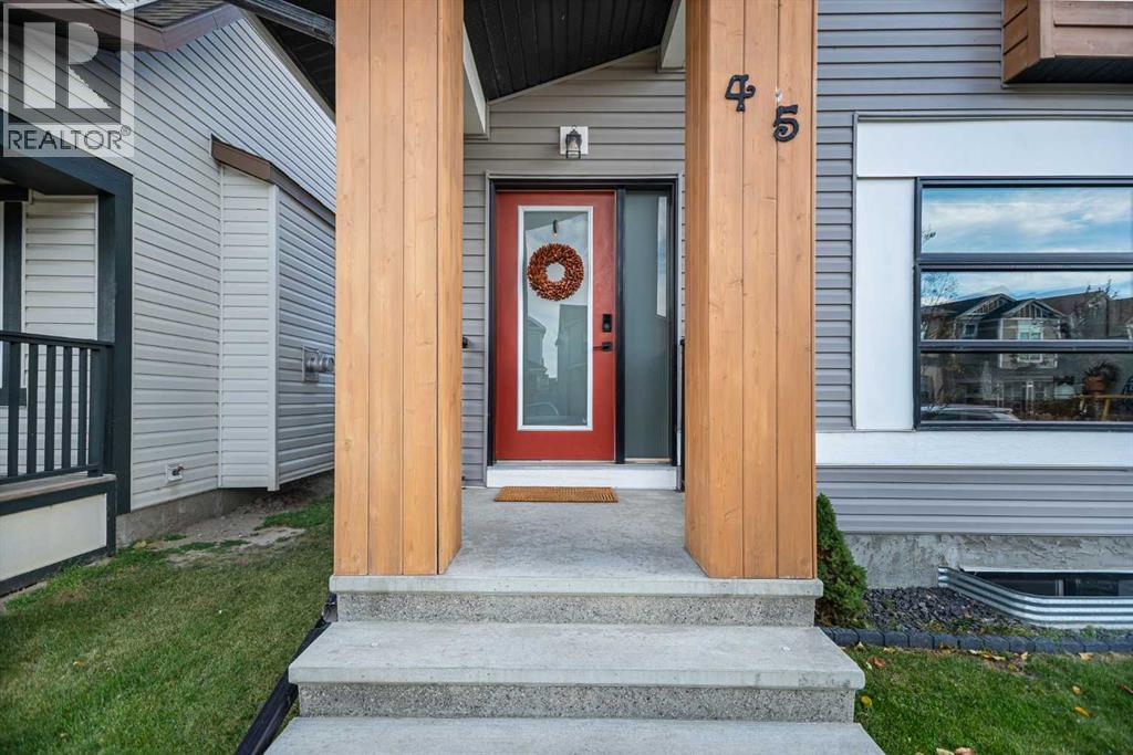 45 Copperpond Avenue SE