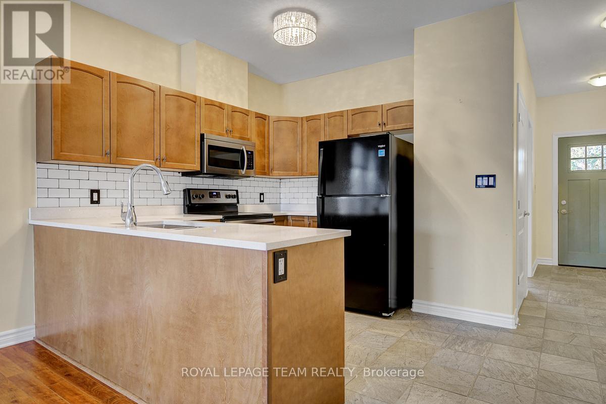 520 CLOTHIER STREET W