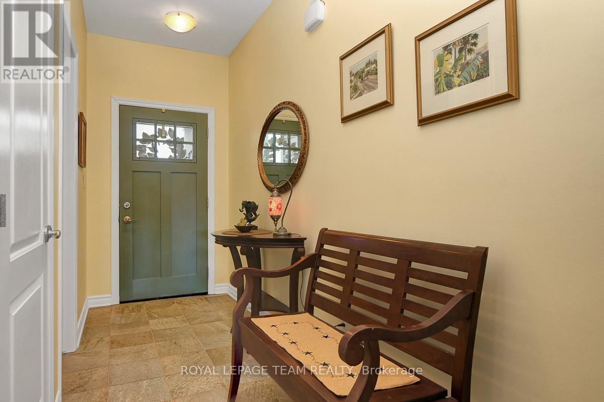 520 CLOTHIER STREET W