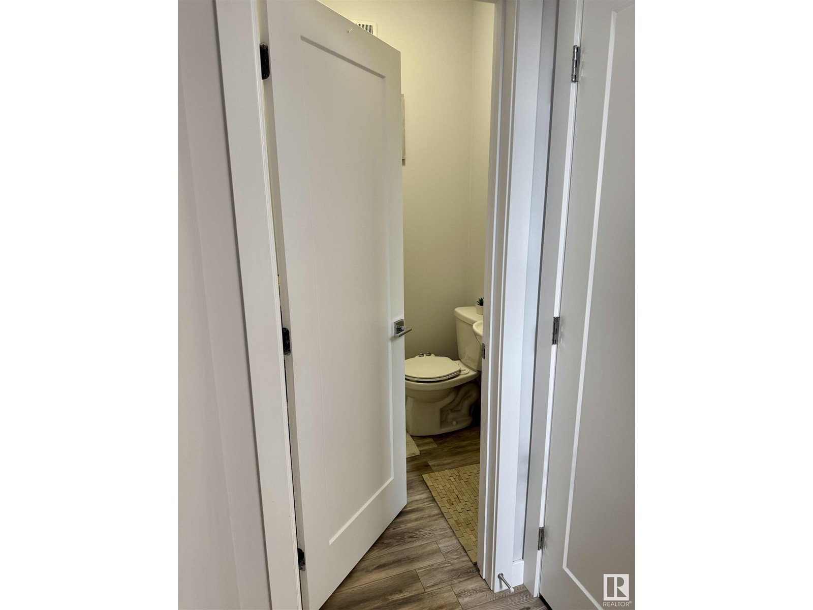 #8 14715 125 ST NW