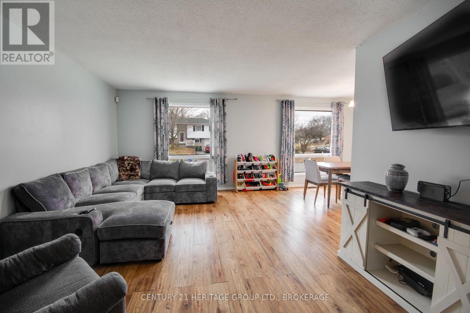 805 KIMBERLEY STREET