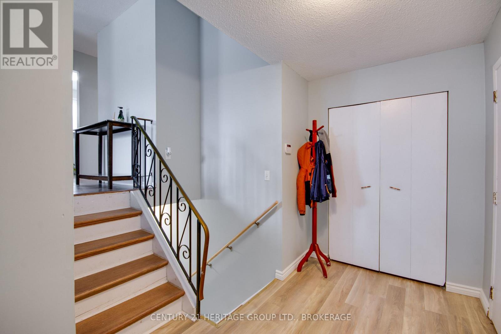 805 KIMBERLEY STREET