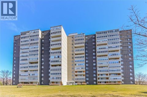 225 HARVARD Place Unit# 310 Waterloo ON N2J4H4