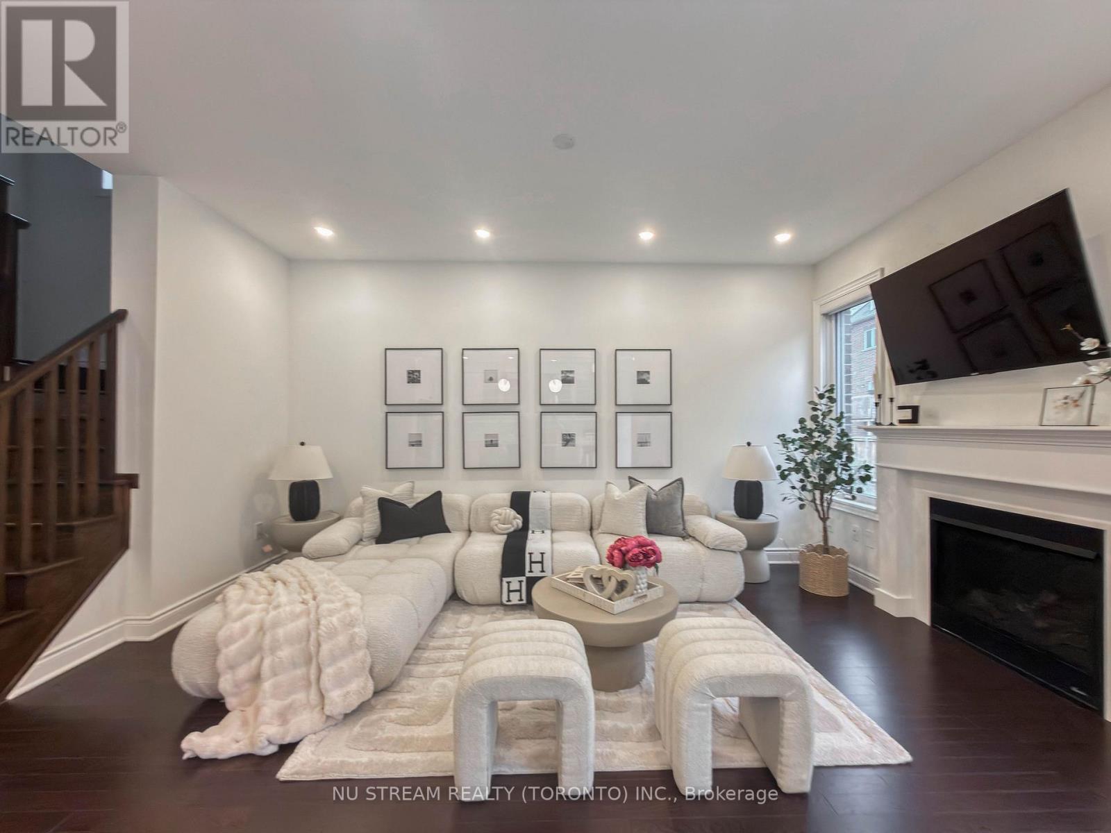 89 HARTNEY DRIVE