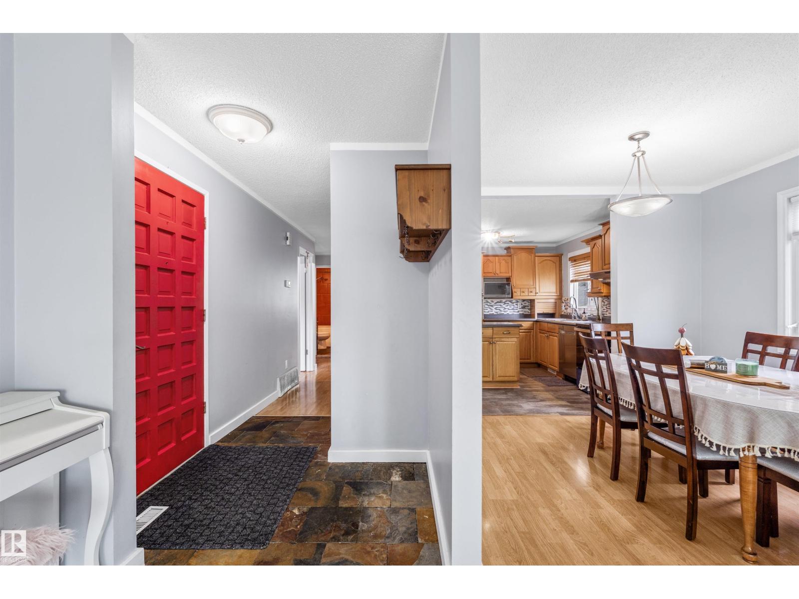 17007 95 ST NW