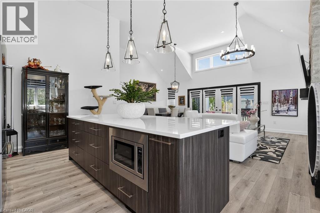 12 SASSAFRAS Row