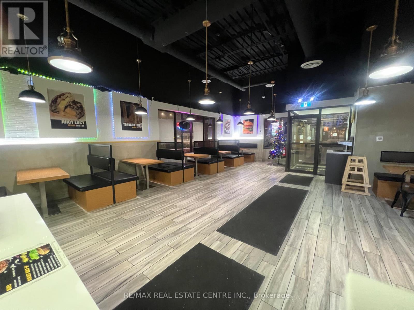 13 - 485 SILVERCREEK PARKWAY N