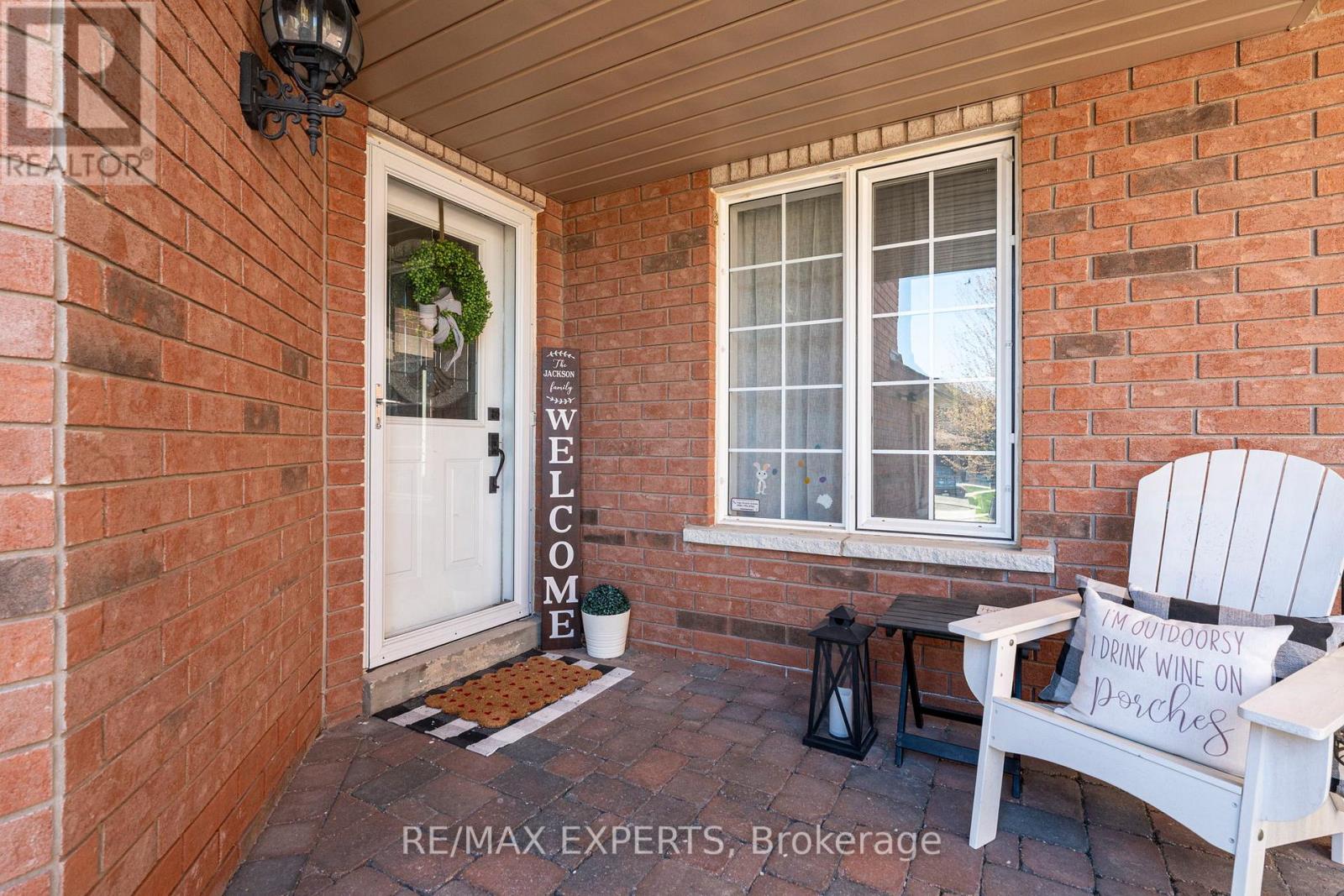 28 CRESTRIDGE DRIVE