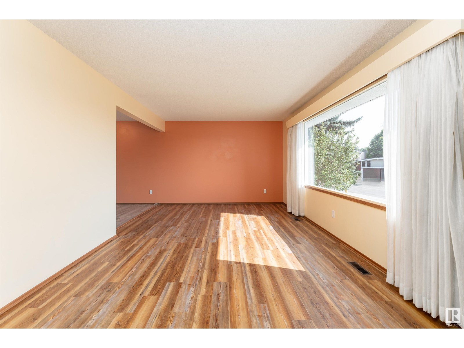 10404 34 ST NW