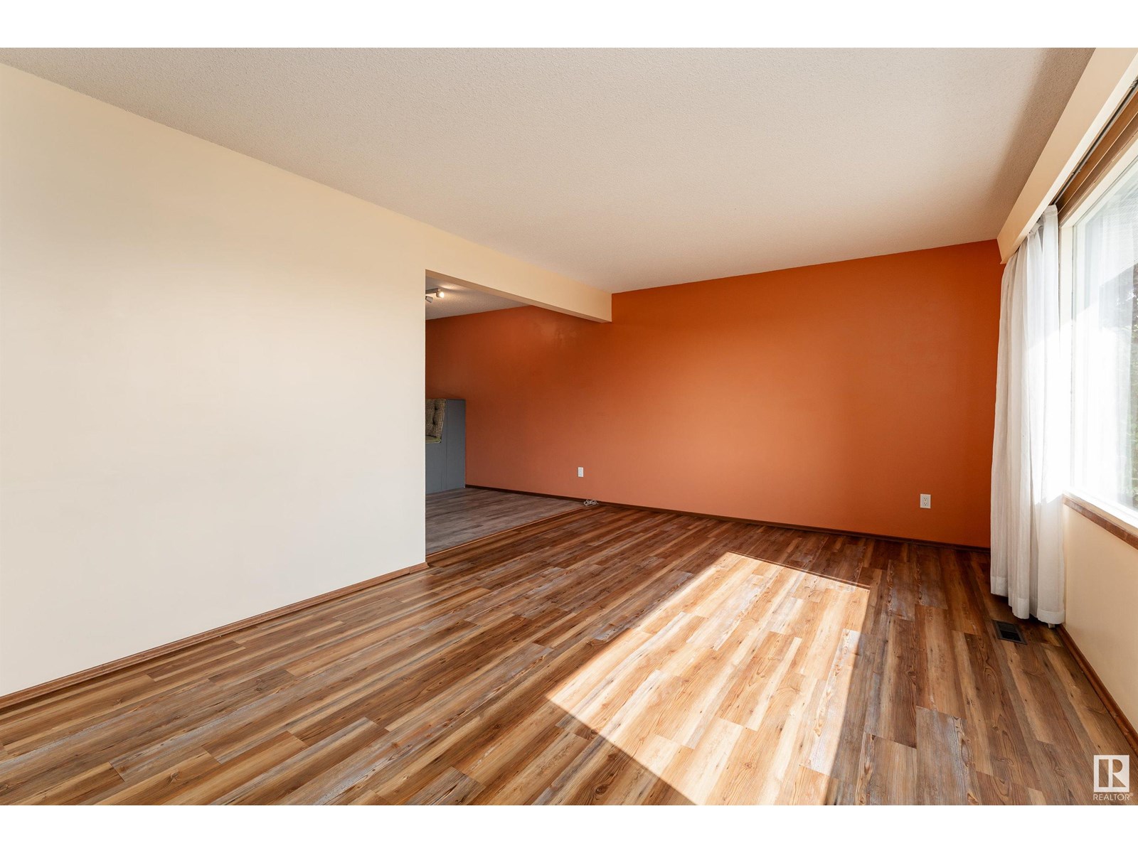 10404 34 ST NW