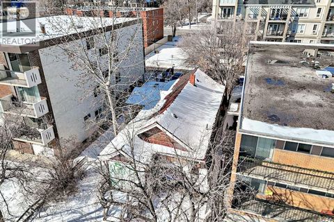 629 9A Street NW Calgary AB T2n1T9