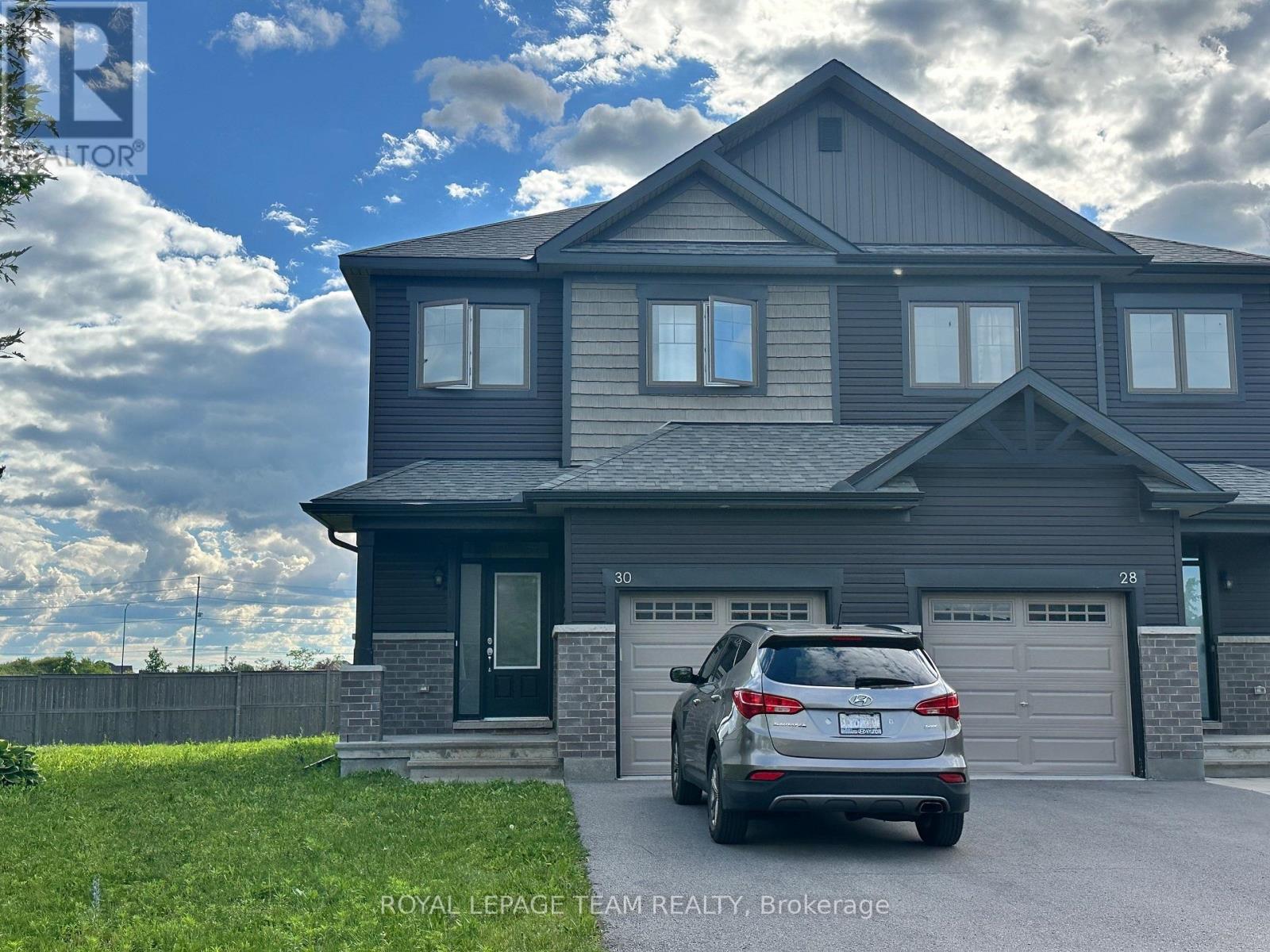 Photo 1 of 31 — 30 ROOKIE CRESCENT, Ottawa, ON K2V0R9