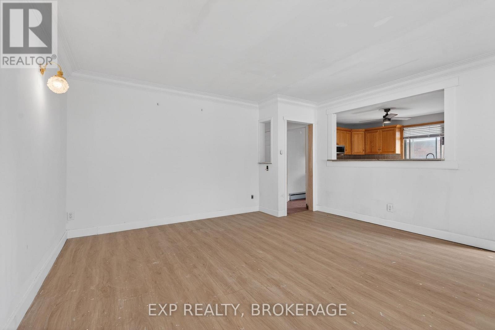 43 CARLETON STREET