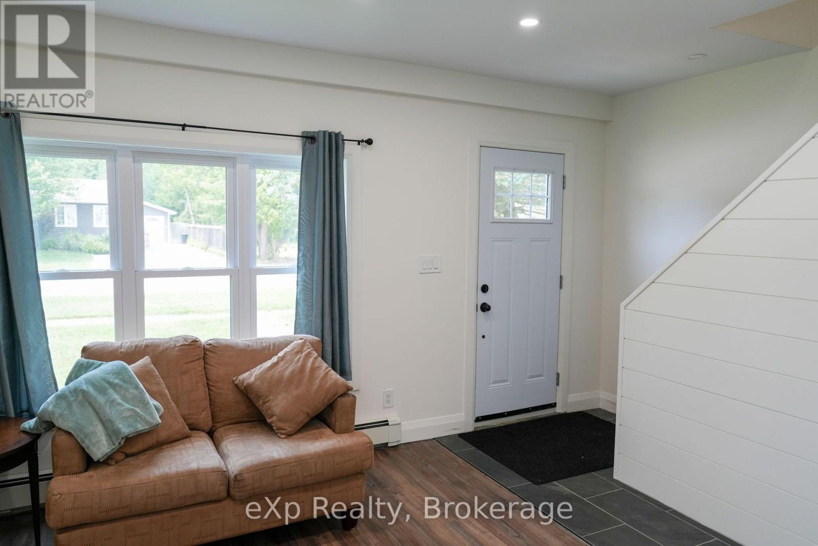136 BREADALBANE STREET S