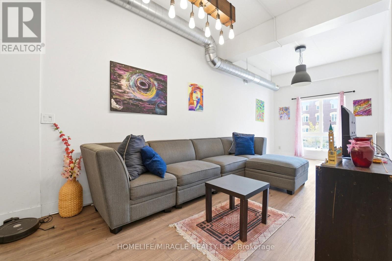 204 - 150 COLBORNE STREET