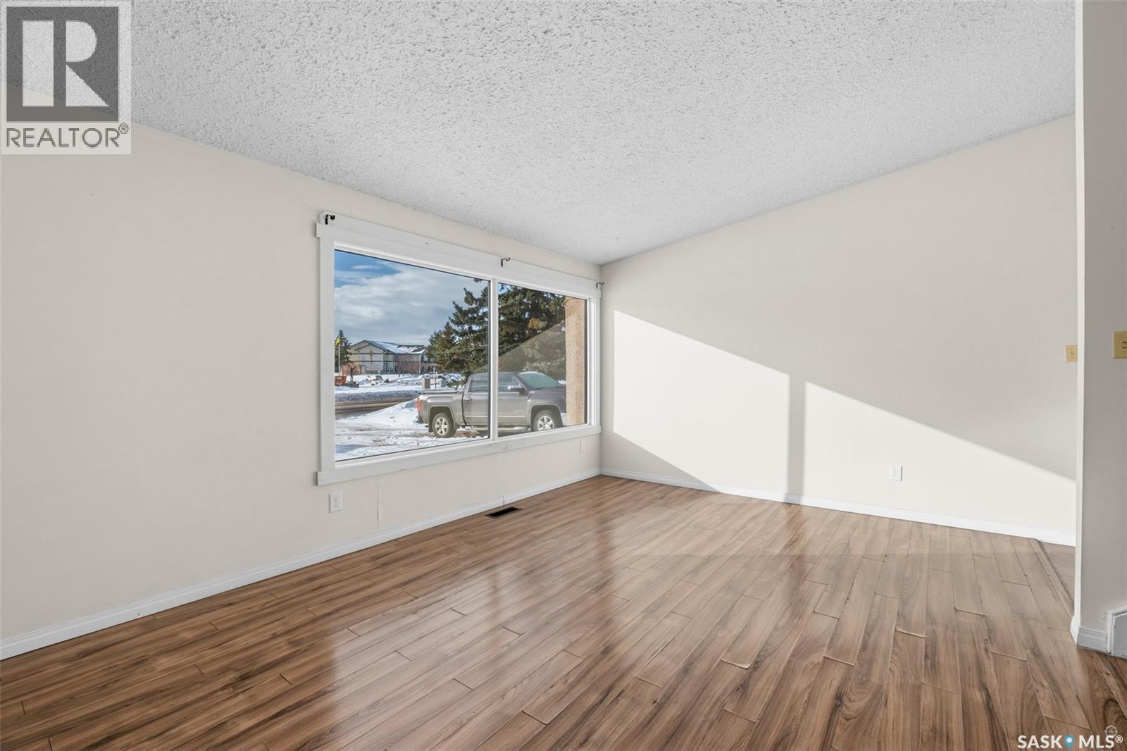 824-826 28th STREET E