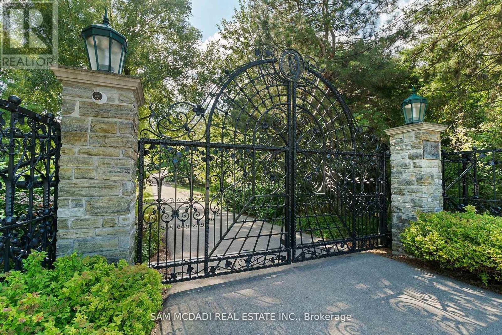 10140 PINEVIEW TRAIL