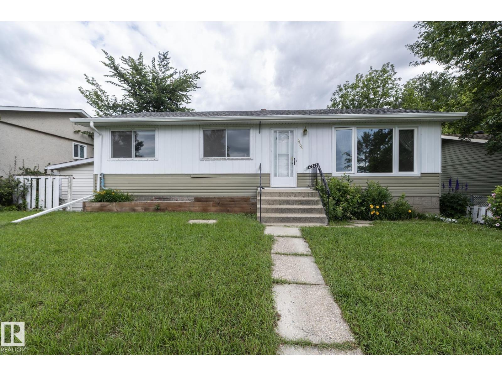 5608 122 AV NW