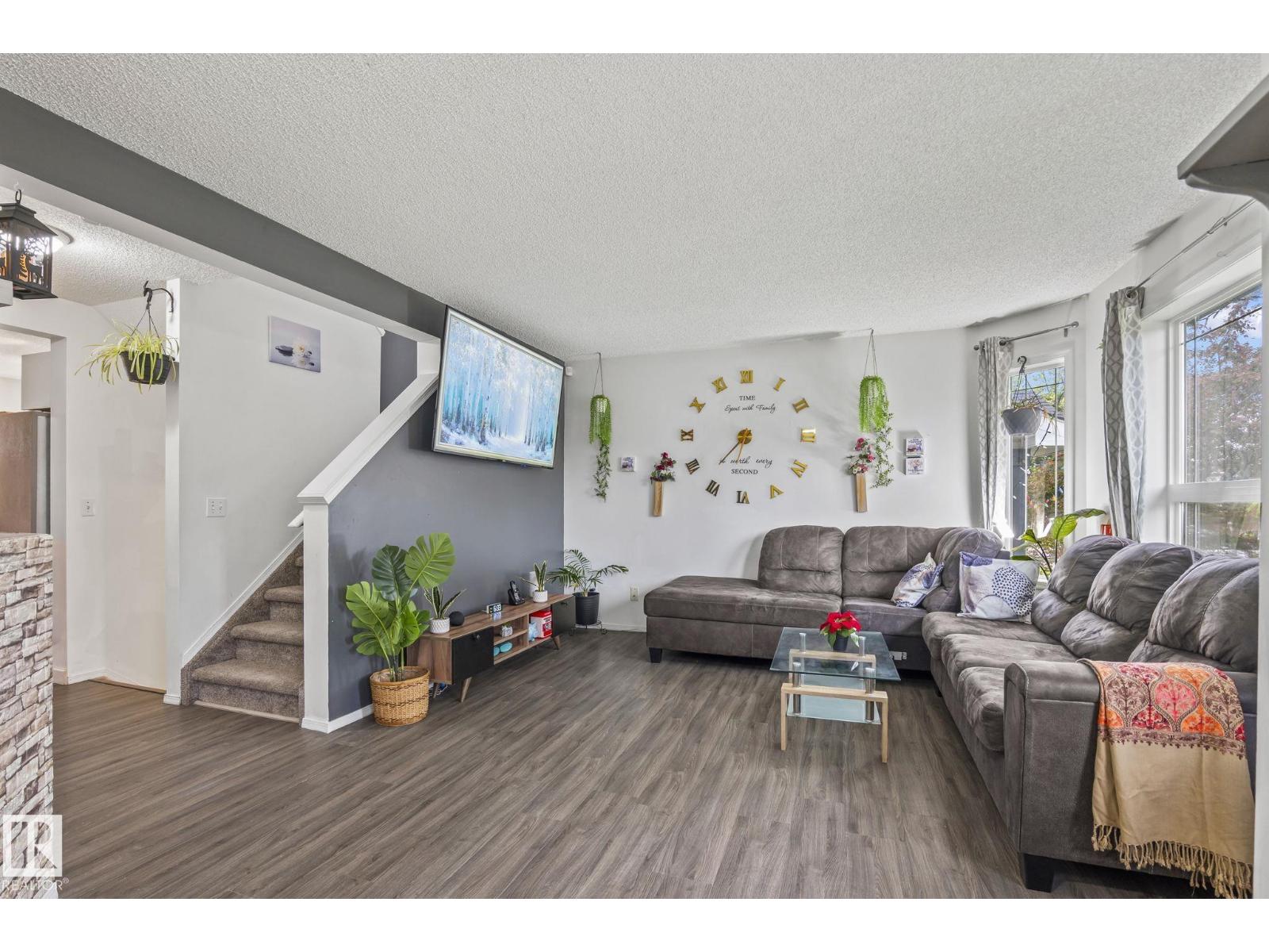 128 BROOKVIEW WY