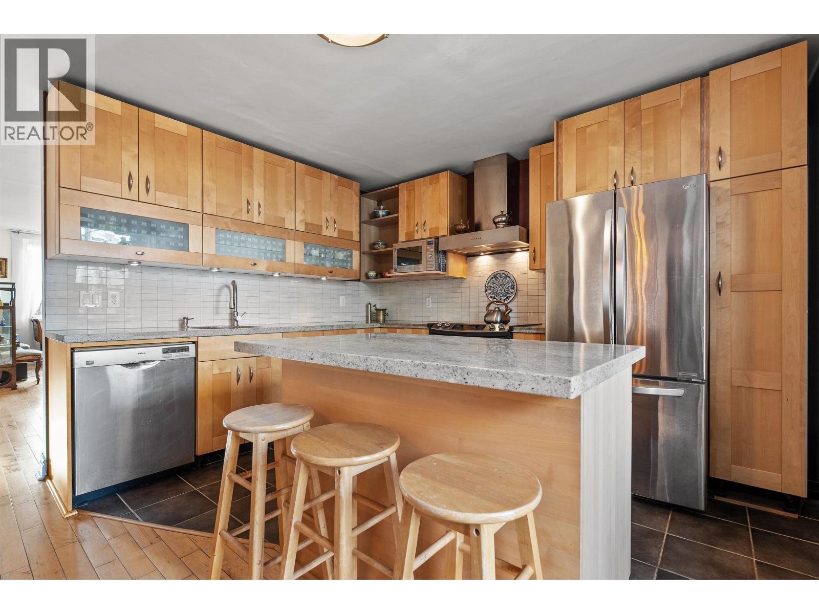 1829 1831 W 2ND AVENUE