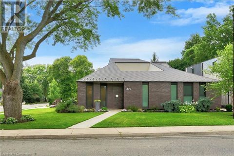 1427 BIRCH Avenue Burlington ON L7S1J4