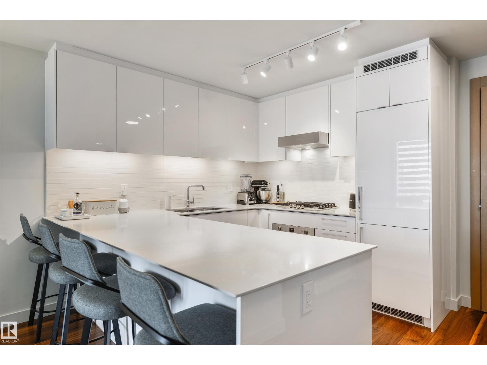 #4103 10360 102 ST NW