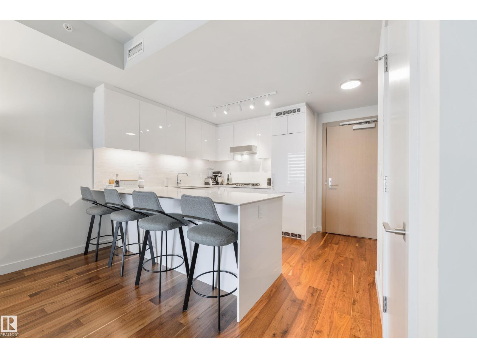 #4103 10360 102 ST NW