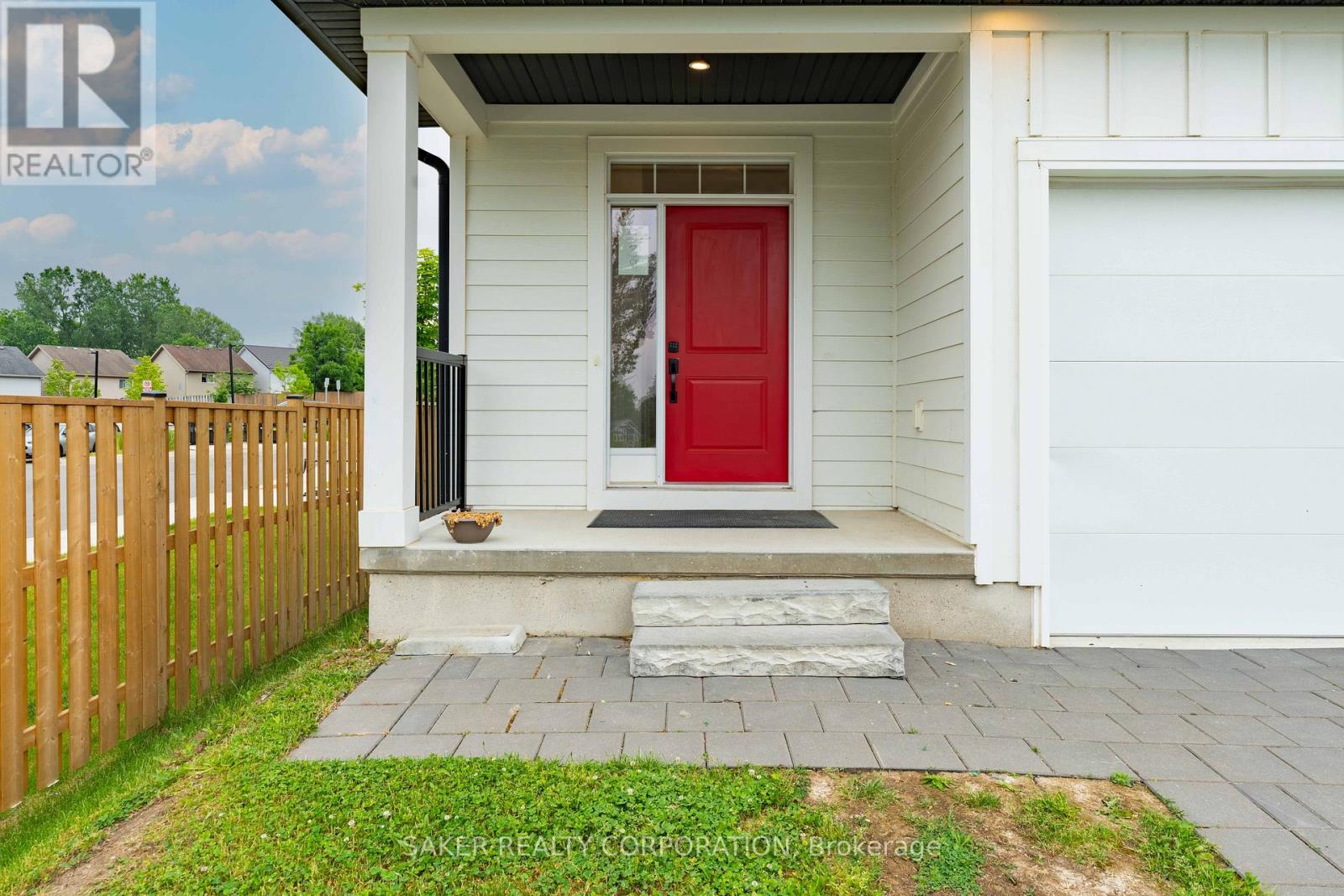 939 DEVERON CRESCENT