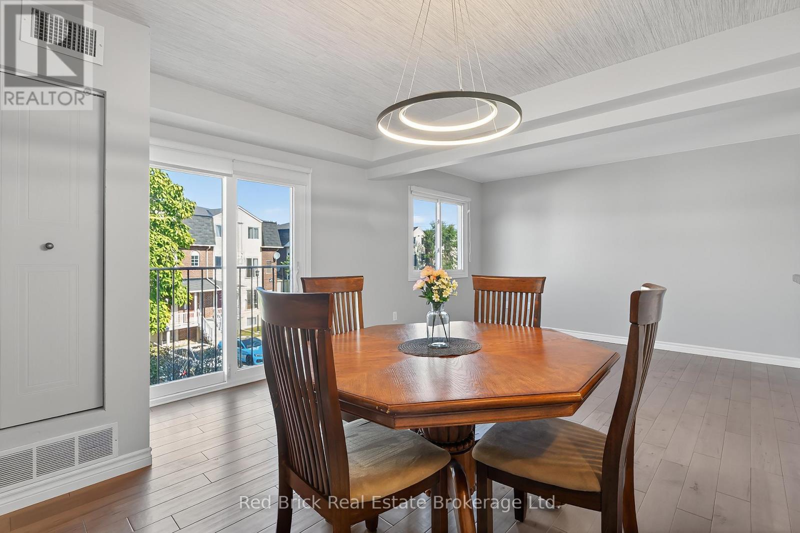 221 - 458 JANEFIELD AVENUE