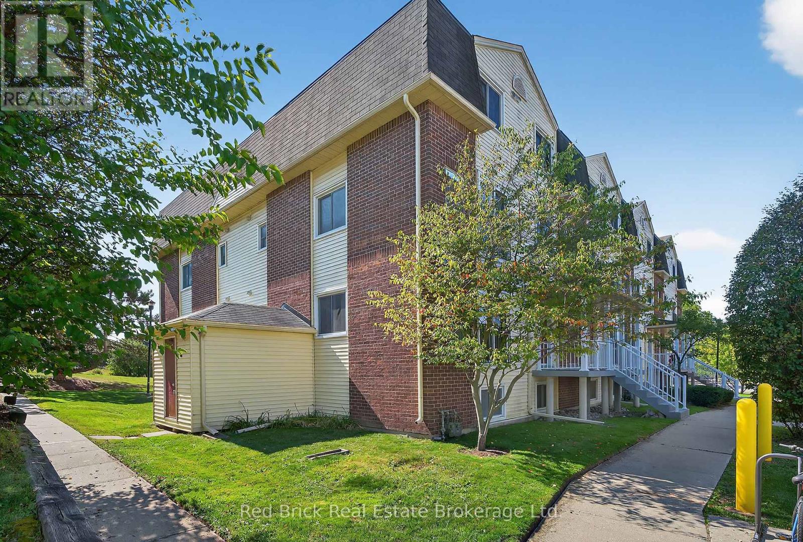 221 - 458 JANEFIELD AVENUE